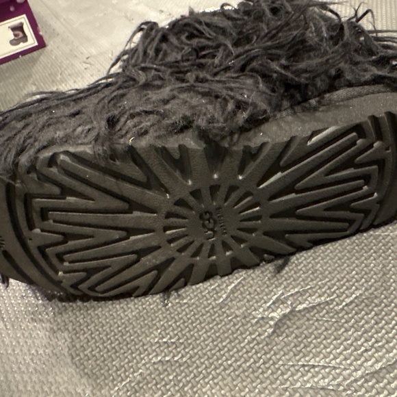 Uggs - Picture 2 of 2